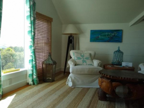 Отель Surf Song Bed & Breakfast  Тайби-Айленд